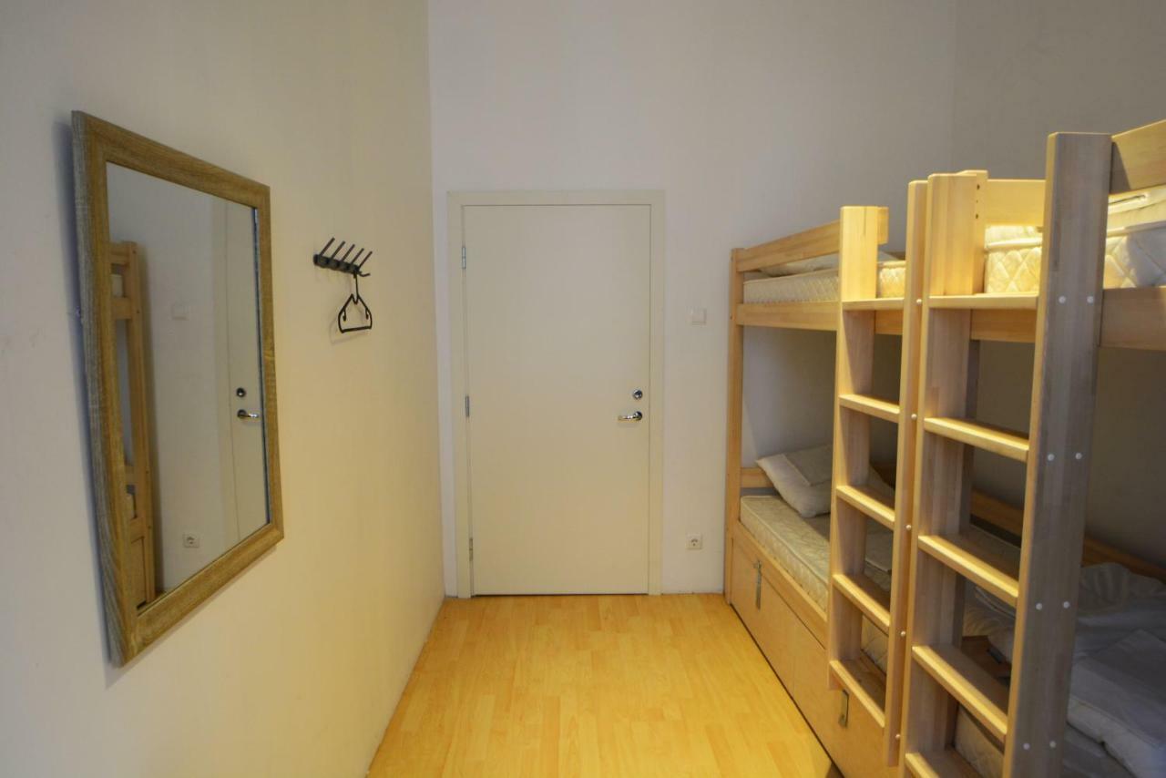 The Monks Bunk Hostel & Bar Tallinn Bagian luar foto