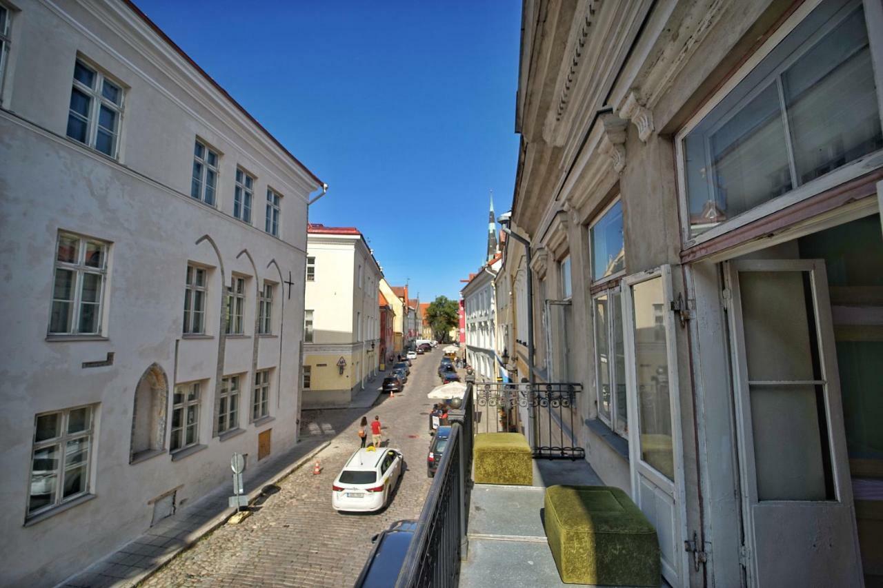 The Monks Bunk Hostel & Bar Tallinn Bagian luar foto