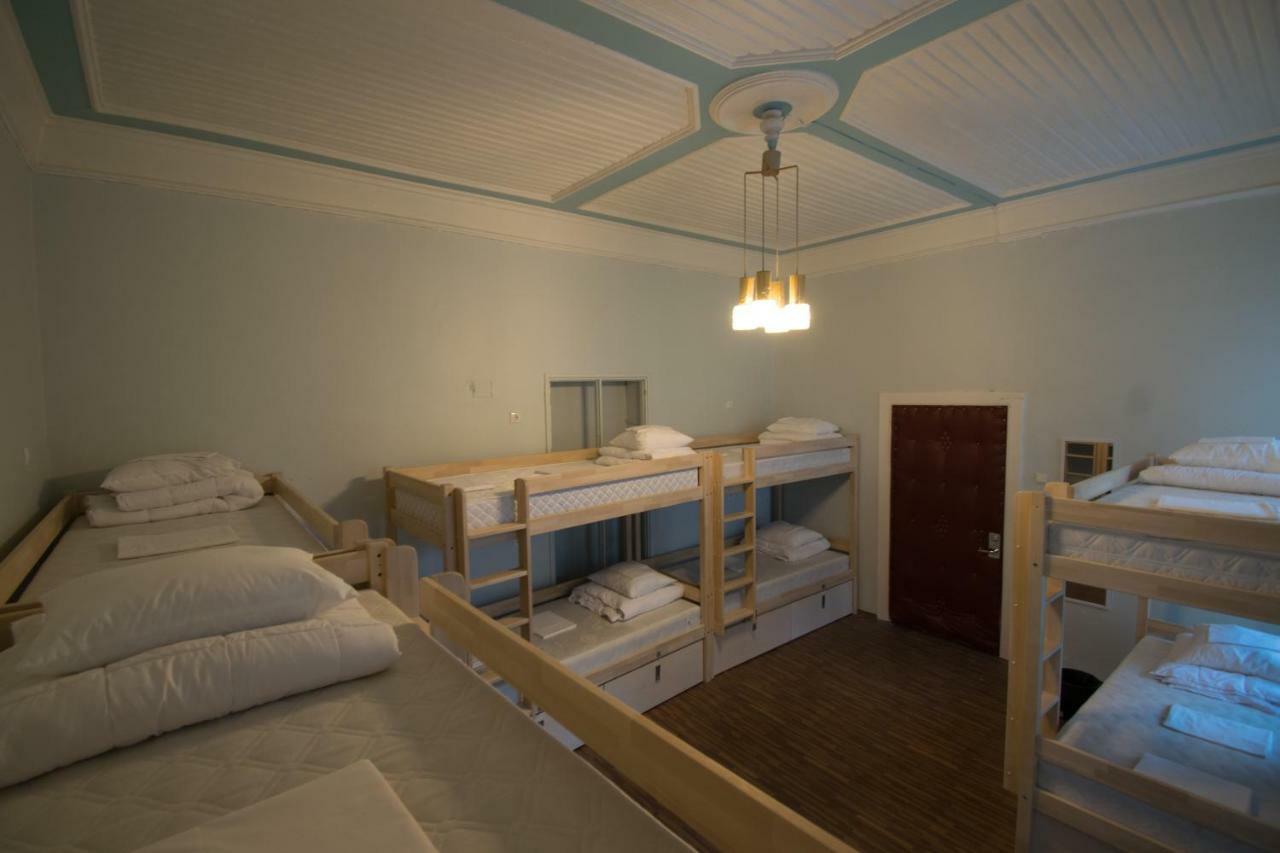 The Monks Bunk Hostel & Bar Tallinn Bagian luar foto