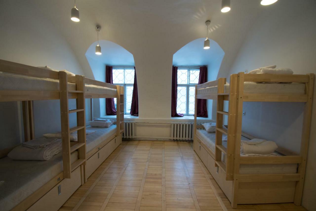 The Monks Bunk Hostel & Bar Tallinn Bagian luar foto