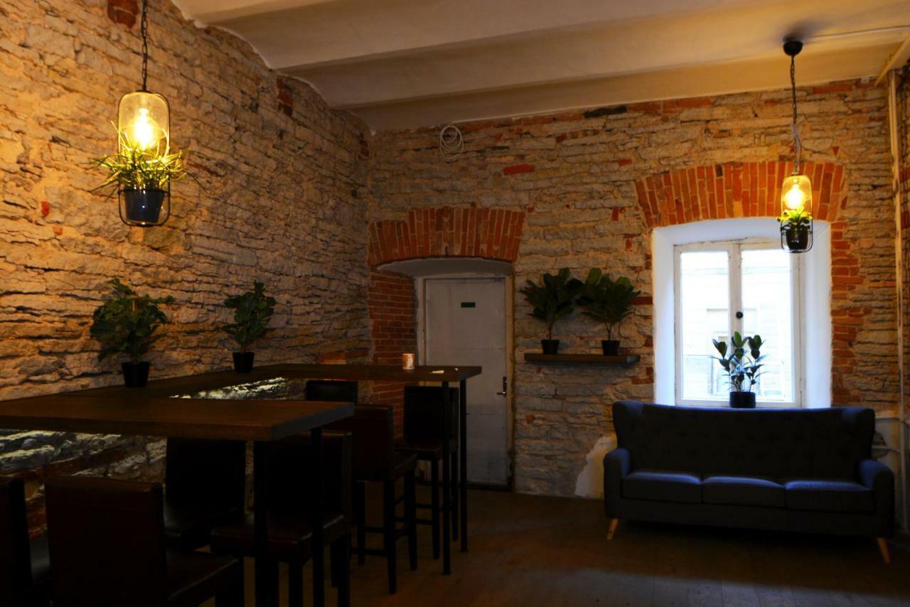 The Monks Bunk Hostel & Bar Tallinn Bagian luar foto