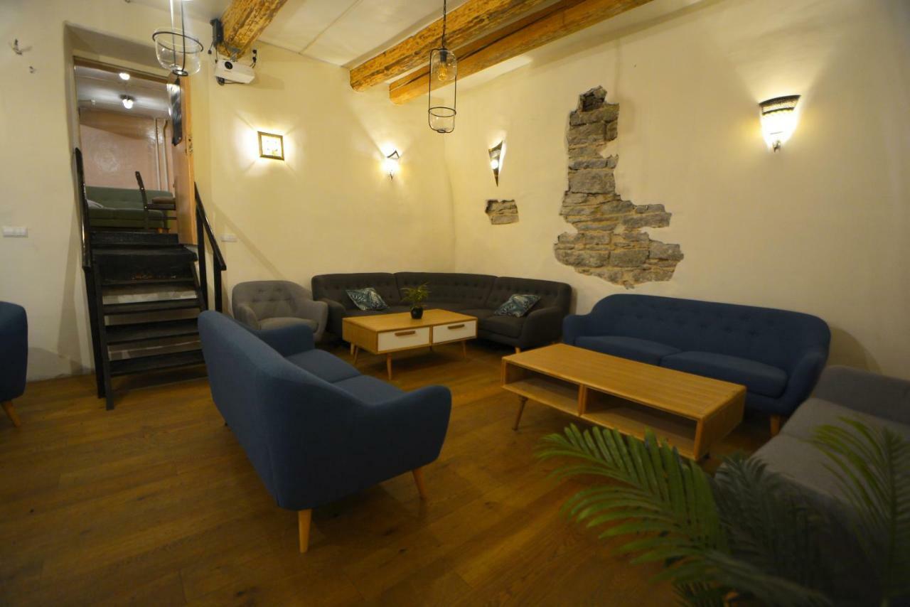 The Monks Bunk Hostel & Bar Tallinn Bagian luar foto