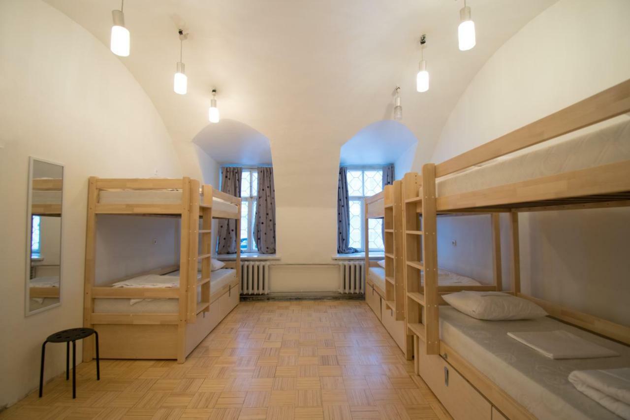 The Monks Bunk Hostel & Bar Tallinn Bagian luar foto